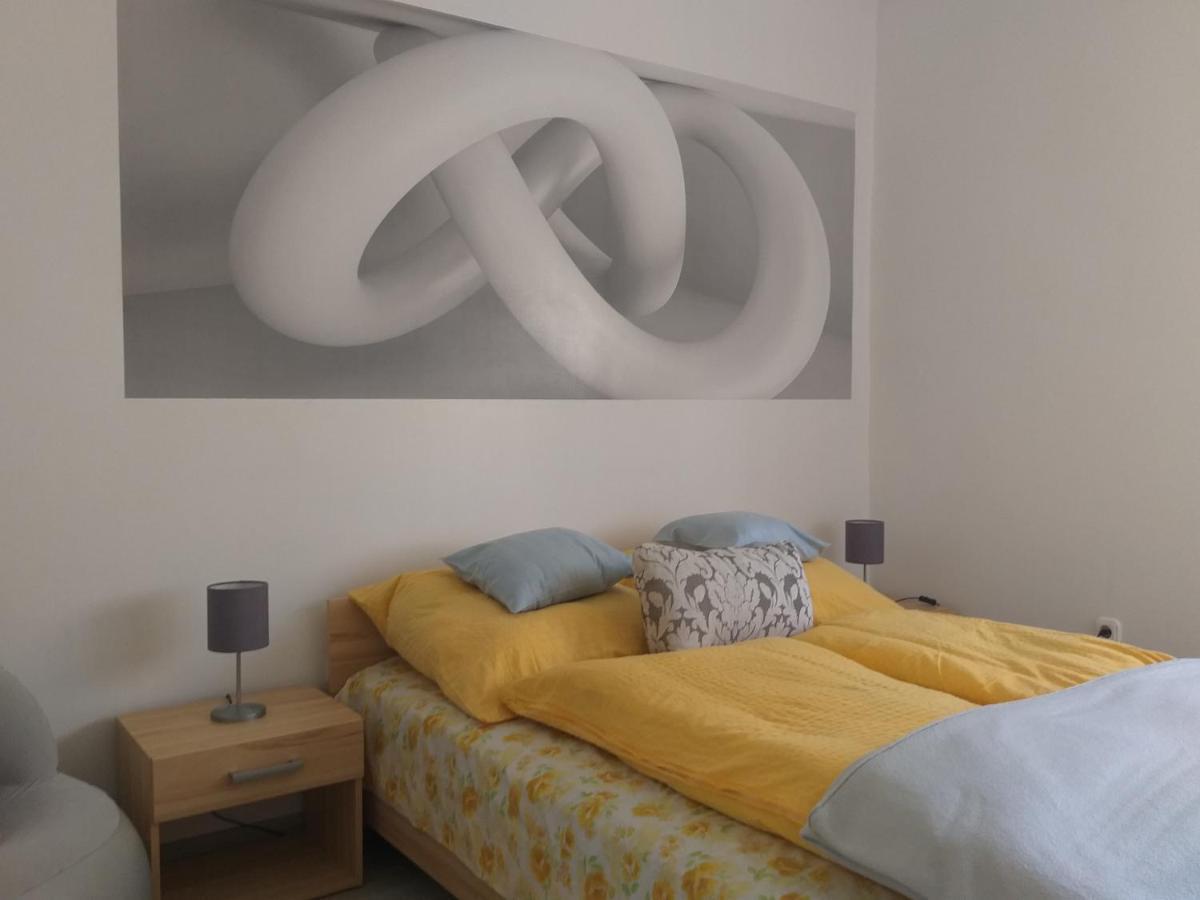 Simon Apartman Tiszafüred Buitenkant foto